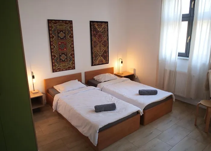 77 Apartament Reinholda Finstera